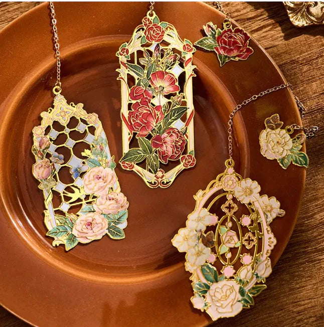 Exquisite Flower Metal Hollow-Out Bookmark – Assorted Rose Colors